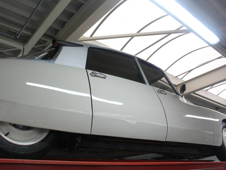 Afbeelding 10/50 van Citroën D Spécial (1971)