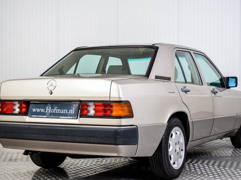 Image 14/50 of Mercedes-Benz 190 D 2.5 Turbo (1989)