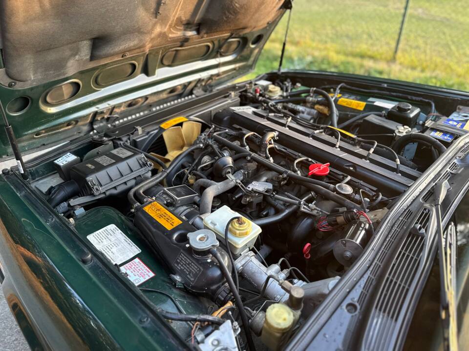 Image 17/40 of Jaguar Sovereign 3.6 (1989)