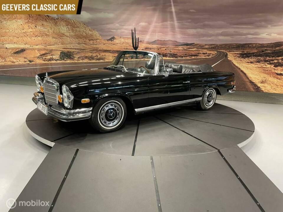 Image 27/44 of Mercedes-Benz 280 SE (1970)