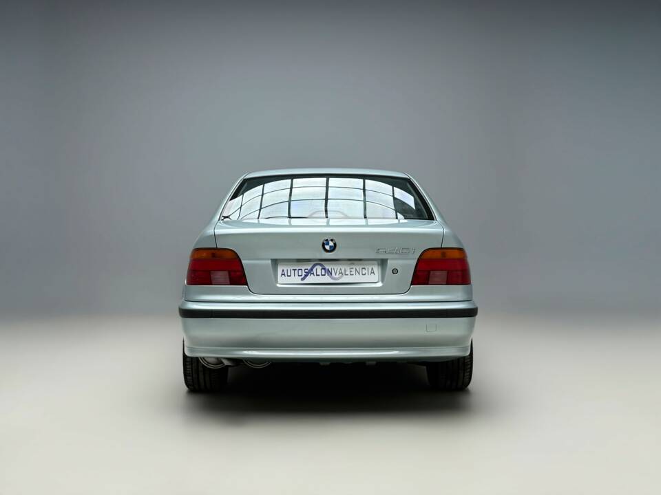 Bild 8/25 von BMW 540i (1998)