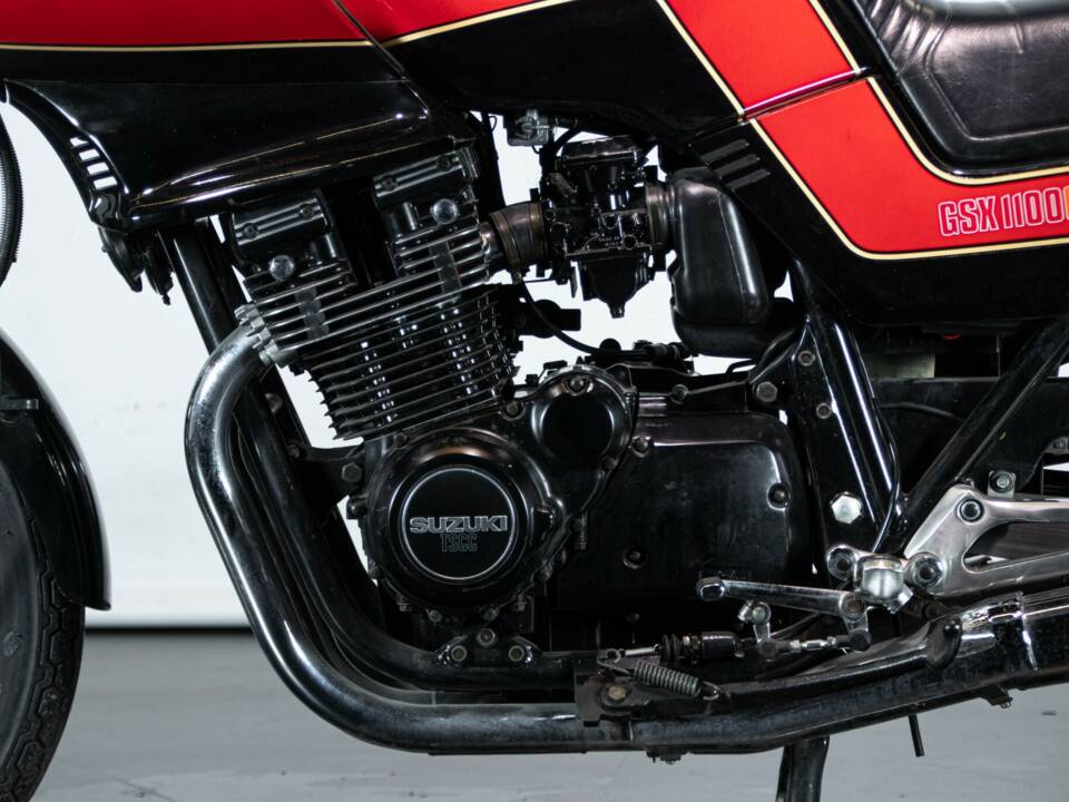 Image 16/50 de Suzuki GSX 1100 ES (1988)
