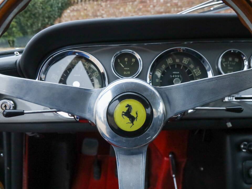 Image 20/50 of Ferrari 250 GT/E (1962)
