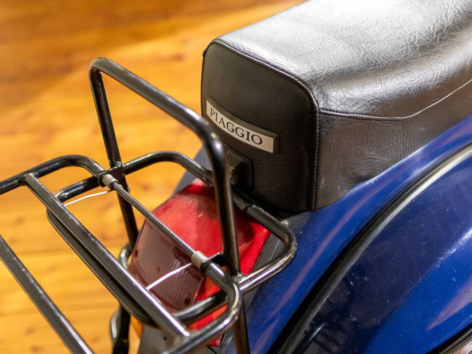Image 4/10 de Piaggio Vespa PX 200 E (1978)