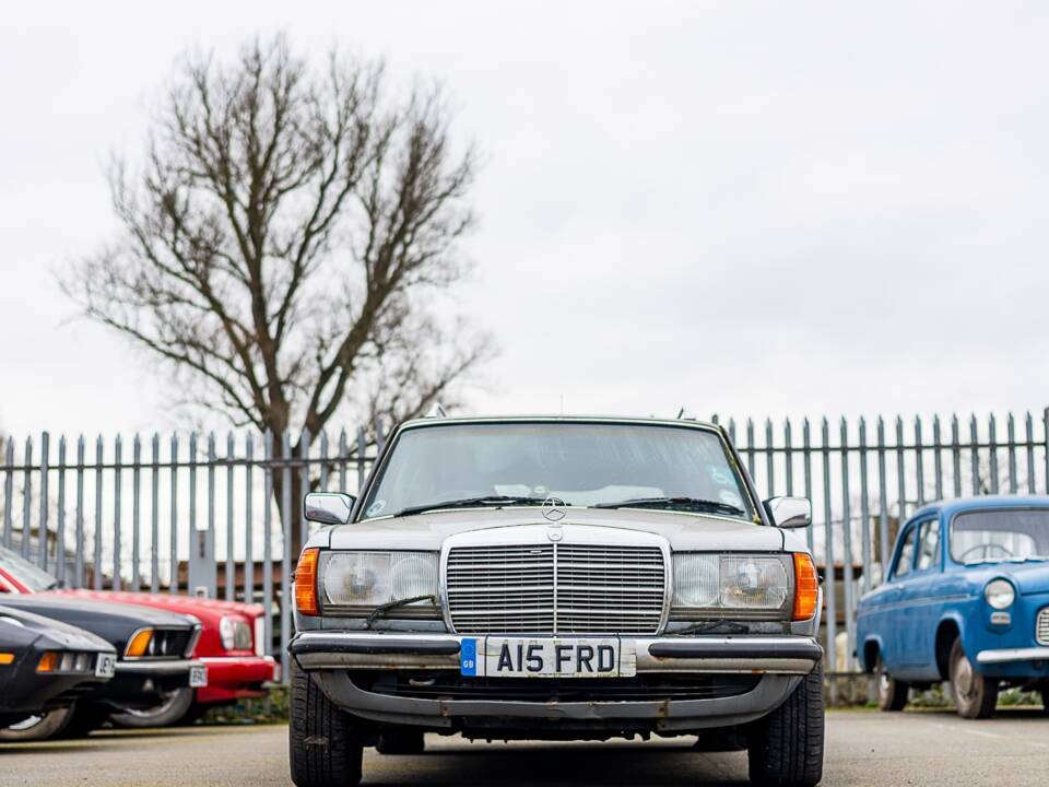Bild 7/50 von Mercedes-Benz 280 TE (1983)