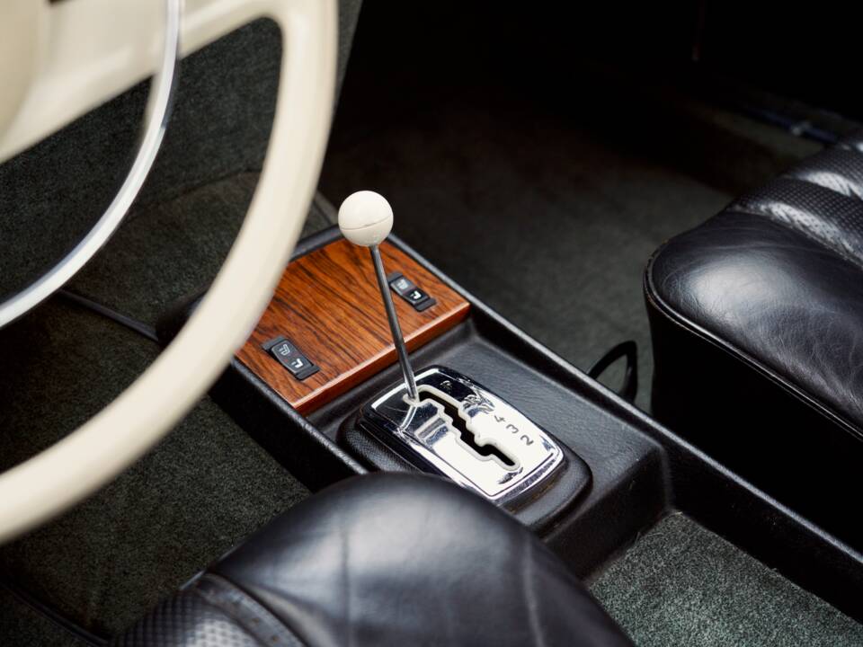 Image 45/84 of Mercedes-Benz 280 SE 3,5 (1970)