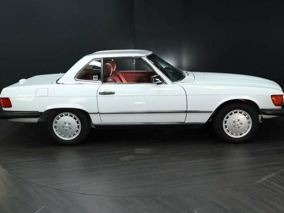 Image 7/30 of Mercedes-Benz 560 SL (1988)