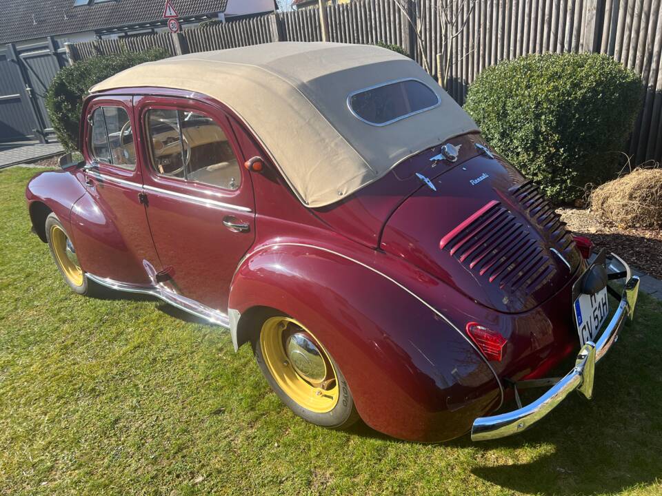 Afbeelding 16/18 van Renault 4 CV Décapotable (1951)