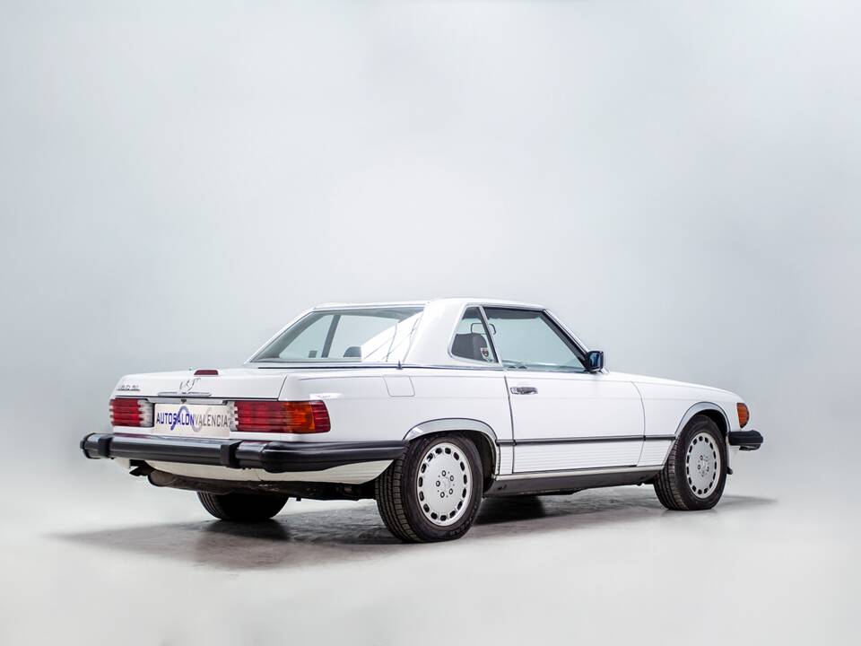Image 22/48 of Mercedes-Benz 560 SL (1988)