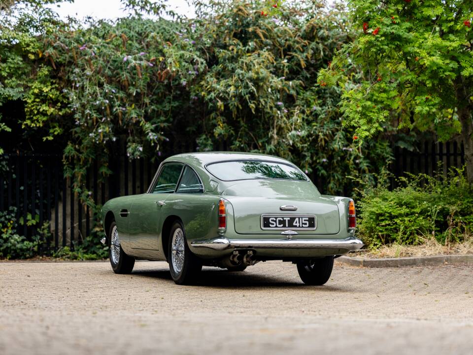 Image 22/50 de Aston Martin DB 4 (1960)