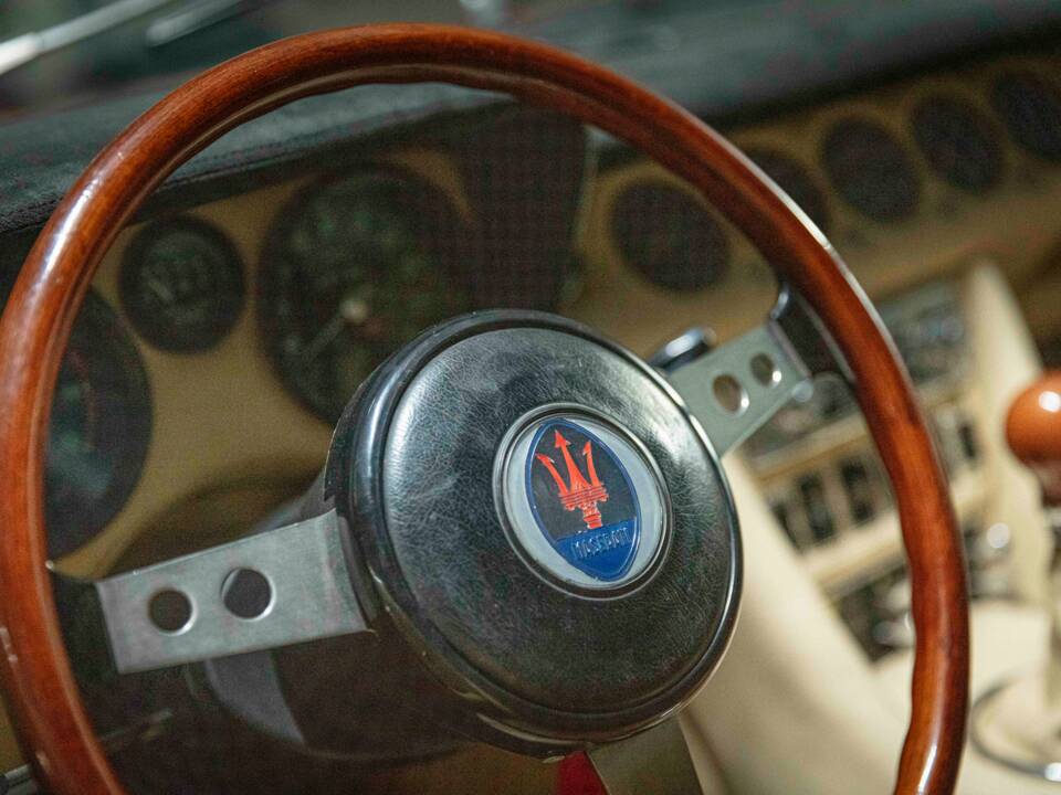 Image 37/71 of Maserati Indy 4700 (1972)