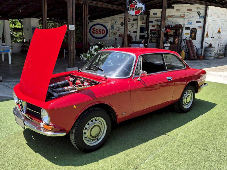 Afbeelding 50/63 van Alfa Romeo Giulia GT 1300 Junior (1971)