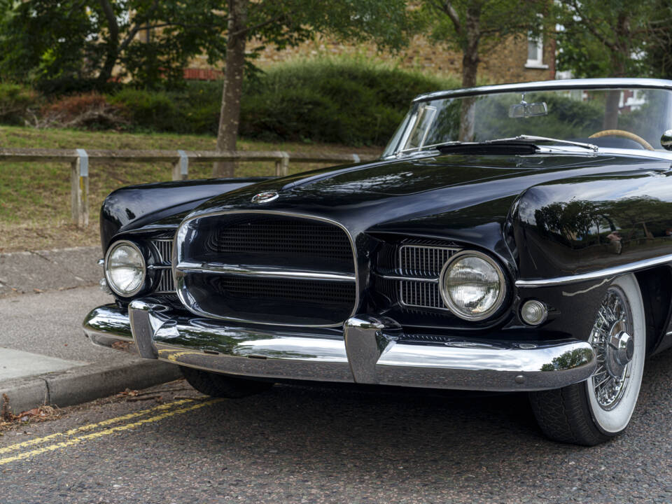 Image 7/28 of Dual-Ghia Convertible (1957)