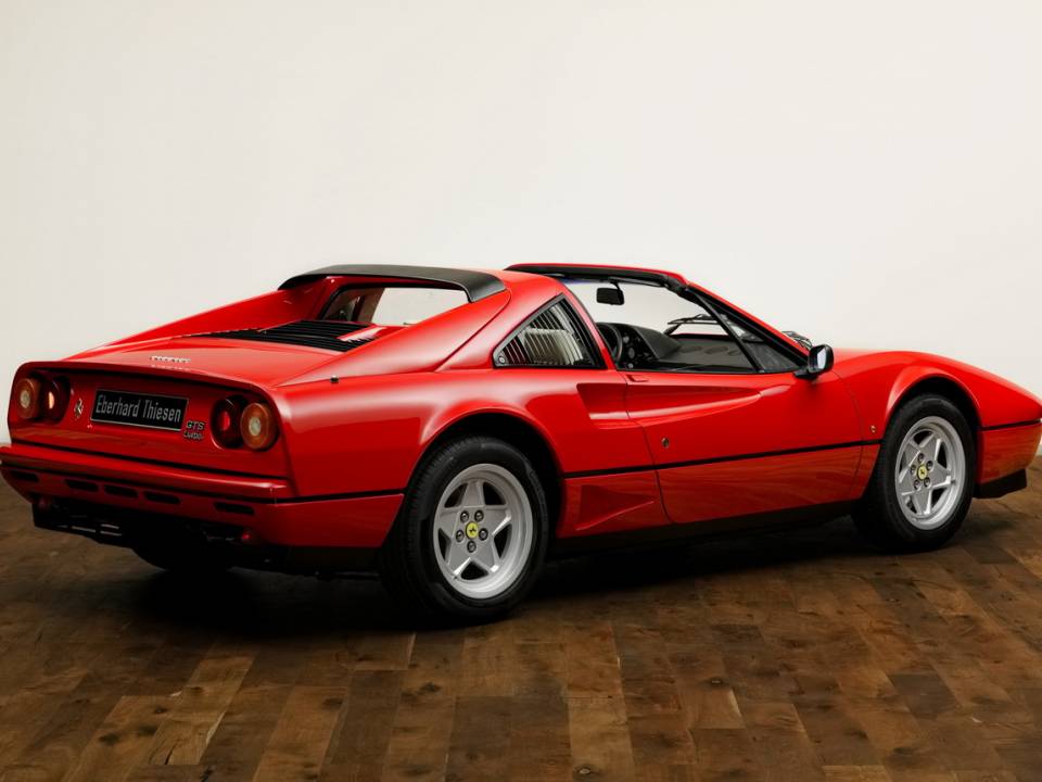 Image 5/21 de Ferrari 208 GTS Turbo (1987)