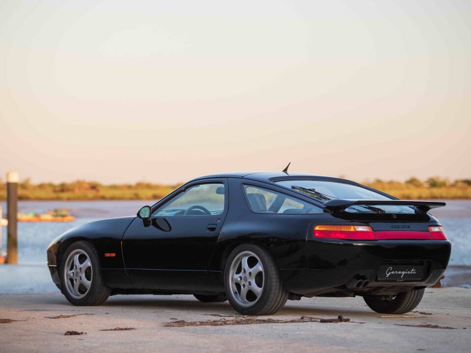Image 28/63 of Porsche 928 GTS (1994)