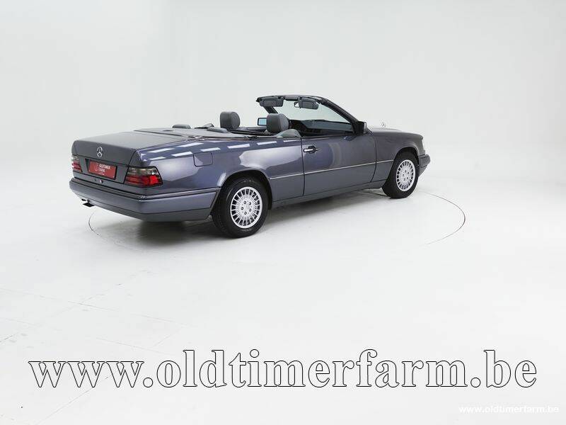 Afbeelding 2/15 van Mercedes-Benz E 220 (1995)