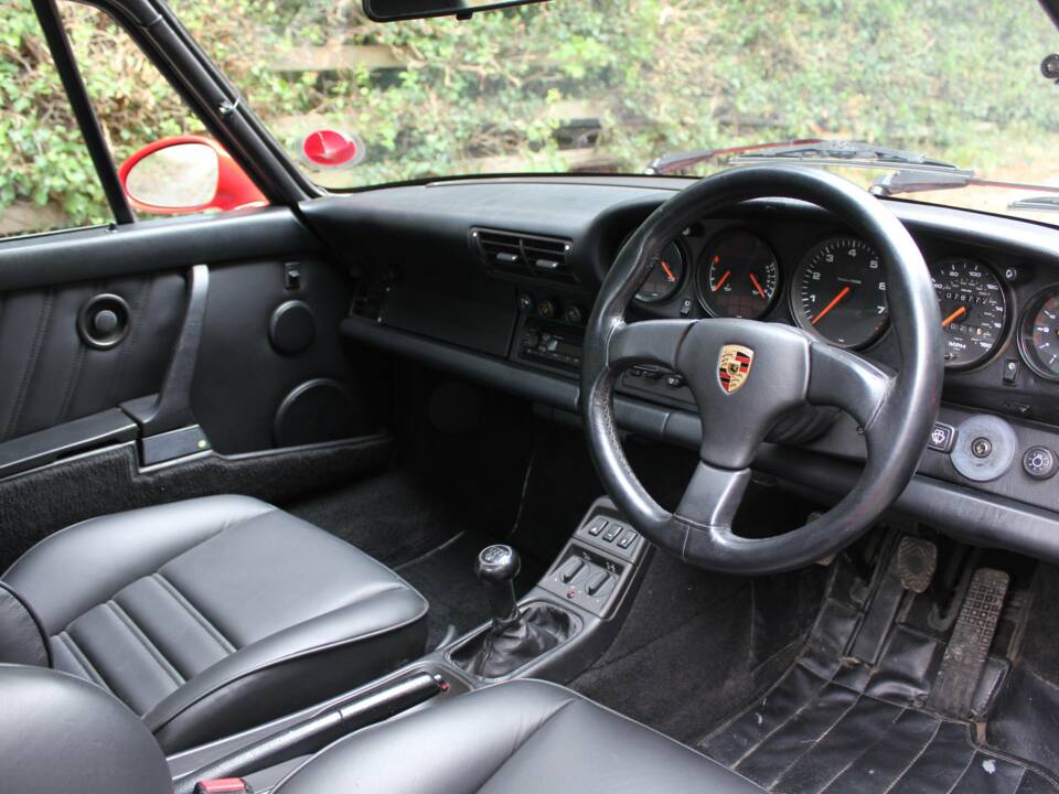 Image 8/15 of Porsche 911 Carrera 4 (1989)