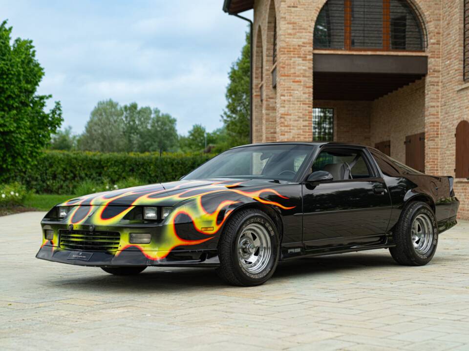 Bild 1/50 von Chevrolet Camaro Z28 (1992)
