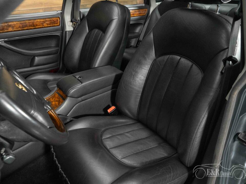 Imagen 5/5 de Daimler Six (1995)