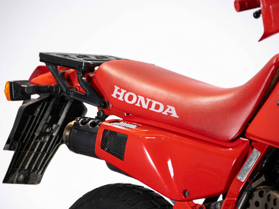 Image 35/50 de Honda NX 650 Dominator (1990)