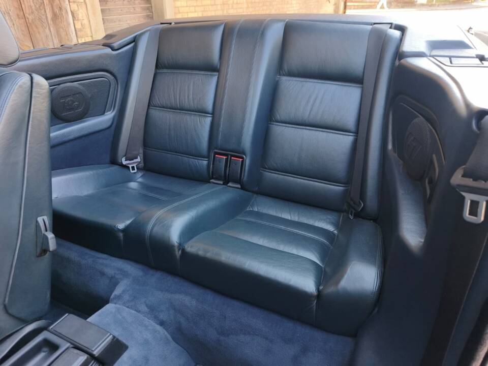 Afbeelding 11/26 van BMW 325i (1989)
