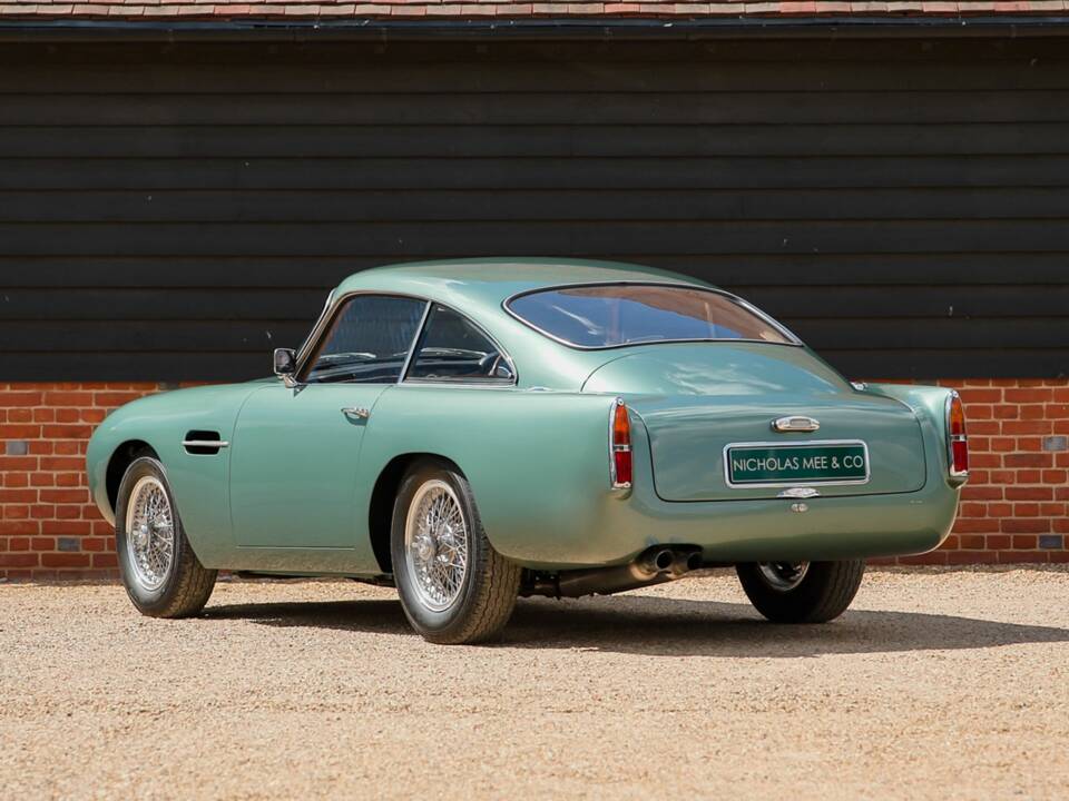 Image 4/50 of Aston Martin DB 4 GT (1961)