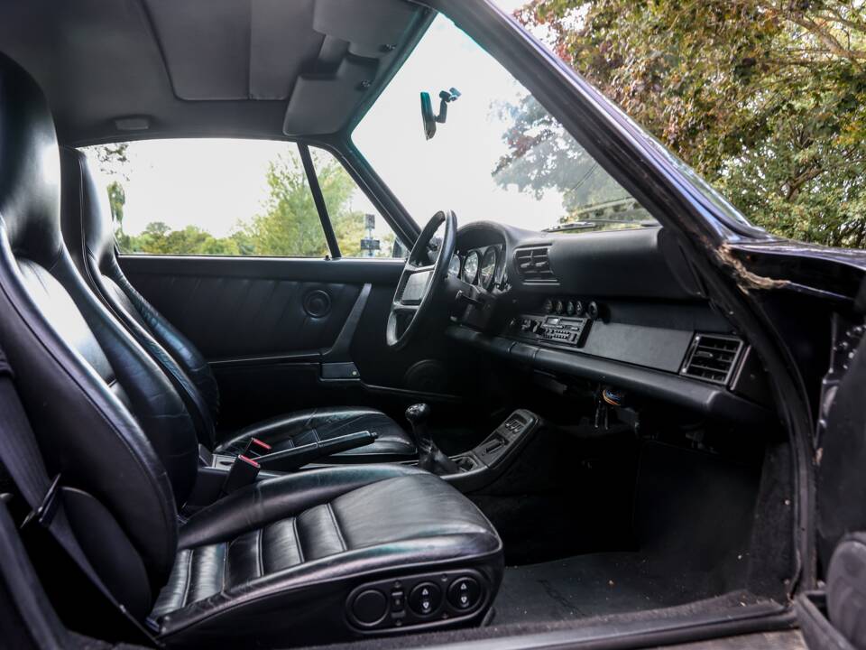 Bild 25/41 von Porsche 911 Carrera 2 (1990)