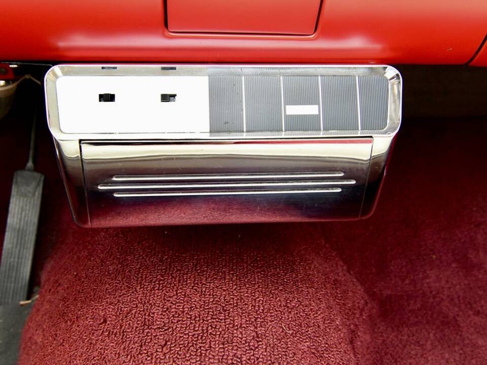 Immagine 37/50 di Ford Fairlane 500 Skyliner (1958)