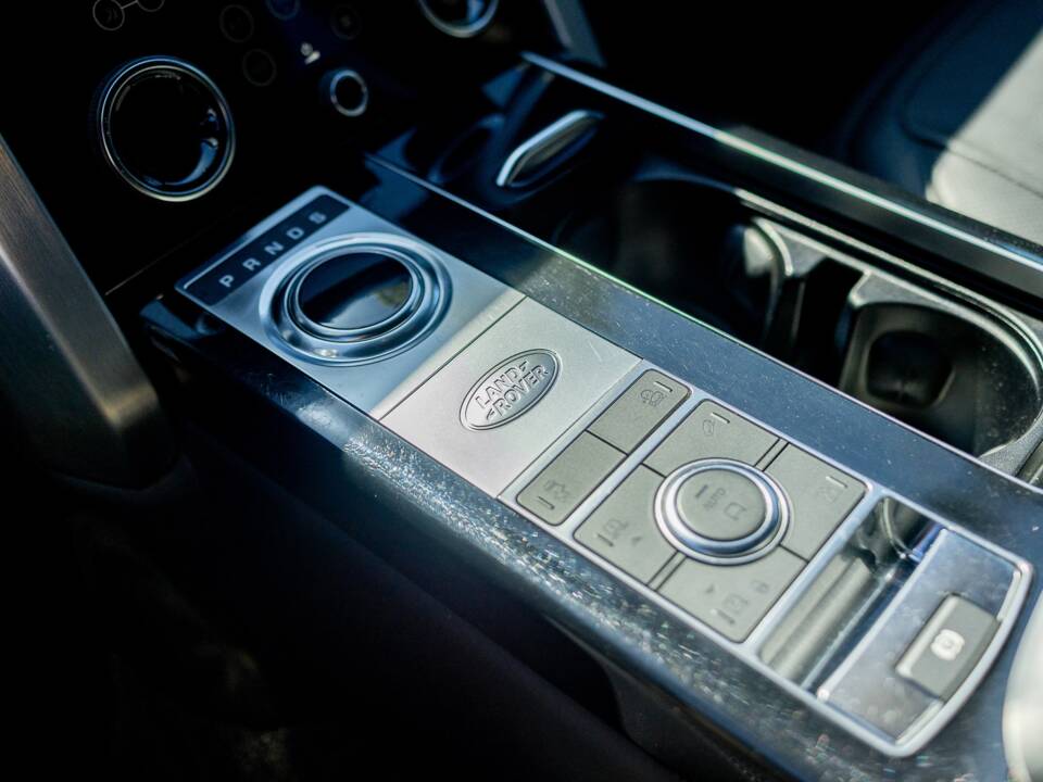 Bild 45/50 von Land Rover Range Rover V8 Armoured (2022)