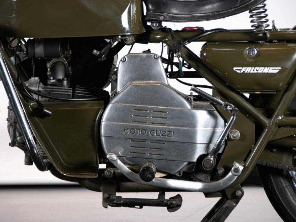 Bild 16/50 von Moto Guzzi Nuovo Falcone Militare (1973)