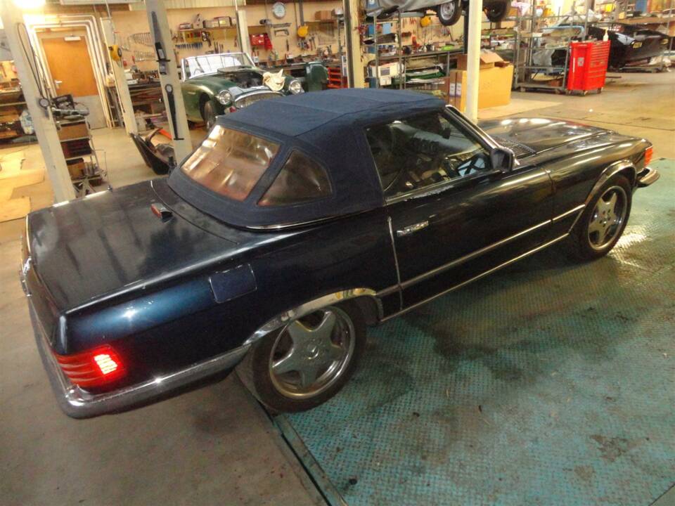 Image 13/50 of Mercedes-Benz 380 SL (1982)