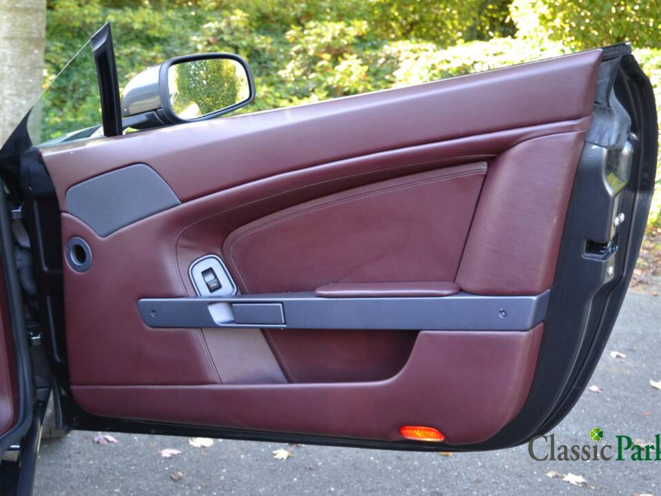 Image 17/50 de Aston Martin V8 Vantage (2005)