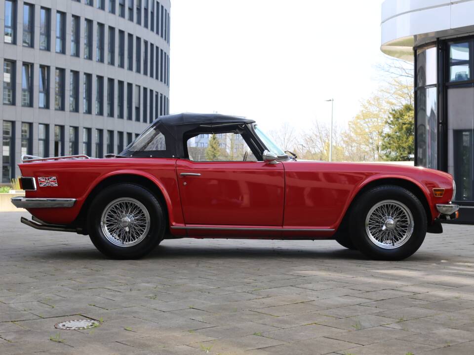 Image 14/49 of Triumph TR 6 (1976)