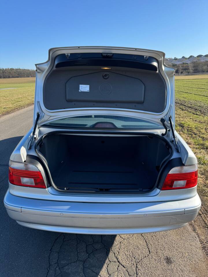 Bild 46/75 von BMW 540i (2001)