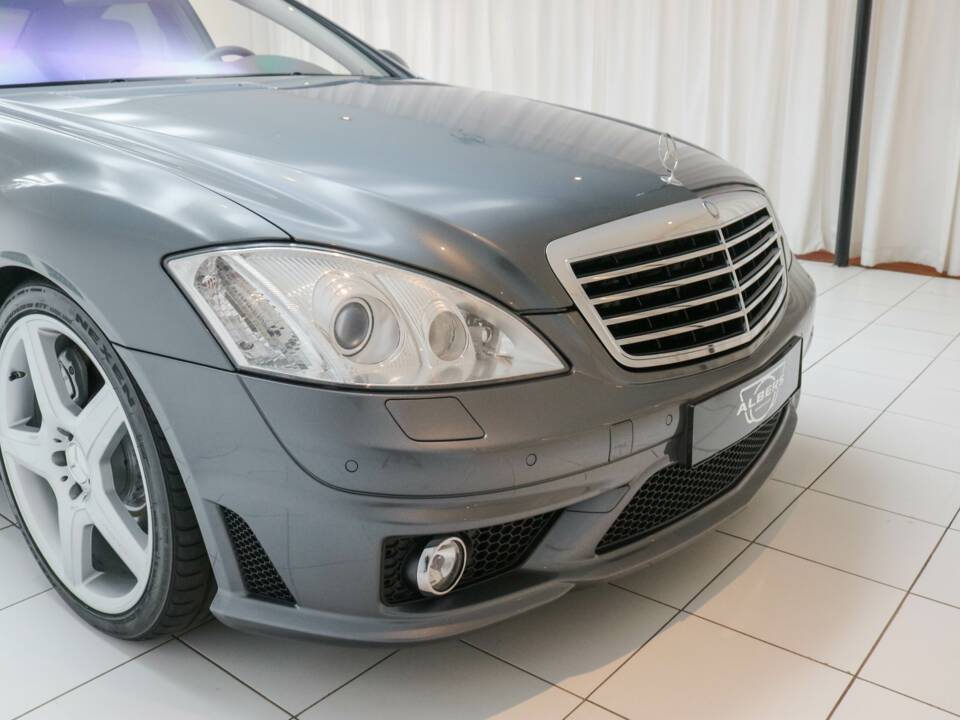 Bild 15/18 von Mercedes-Benz S 63 AMG (2007)