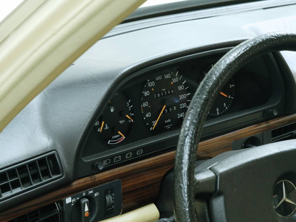 Bild 50/50 von Mercedes-Benz 280 S (1982)