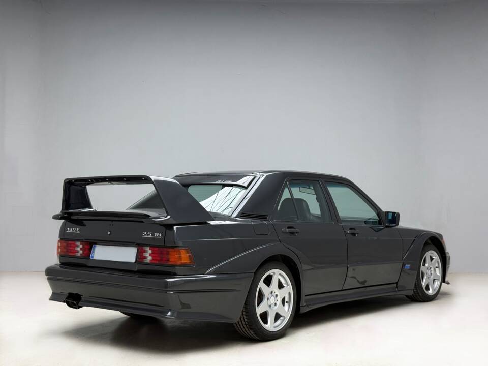 Image 8/21 of Mercedes-Benz 190 E 2.5-16 (1993)