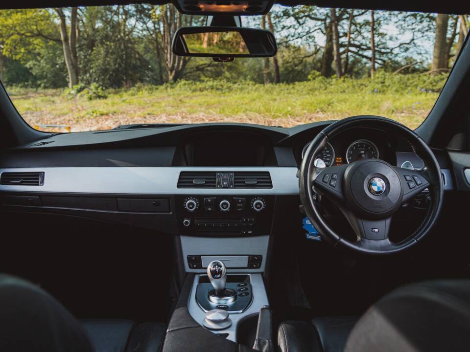Immagine 4/35 di BMW M5 Touring (2007)