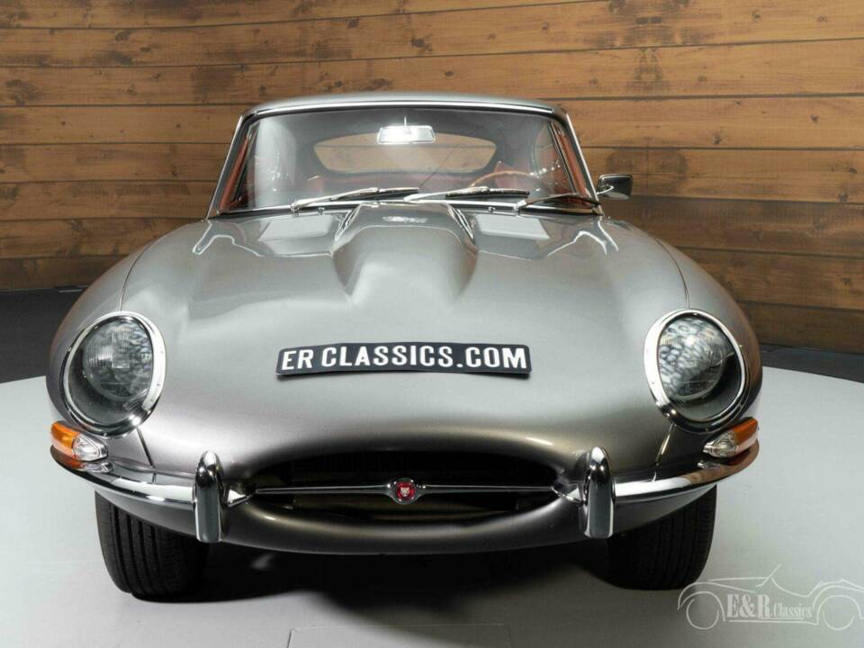 Image 4/19 of Jaguar Type E 3.8 (1964)