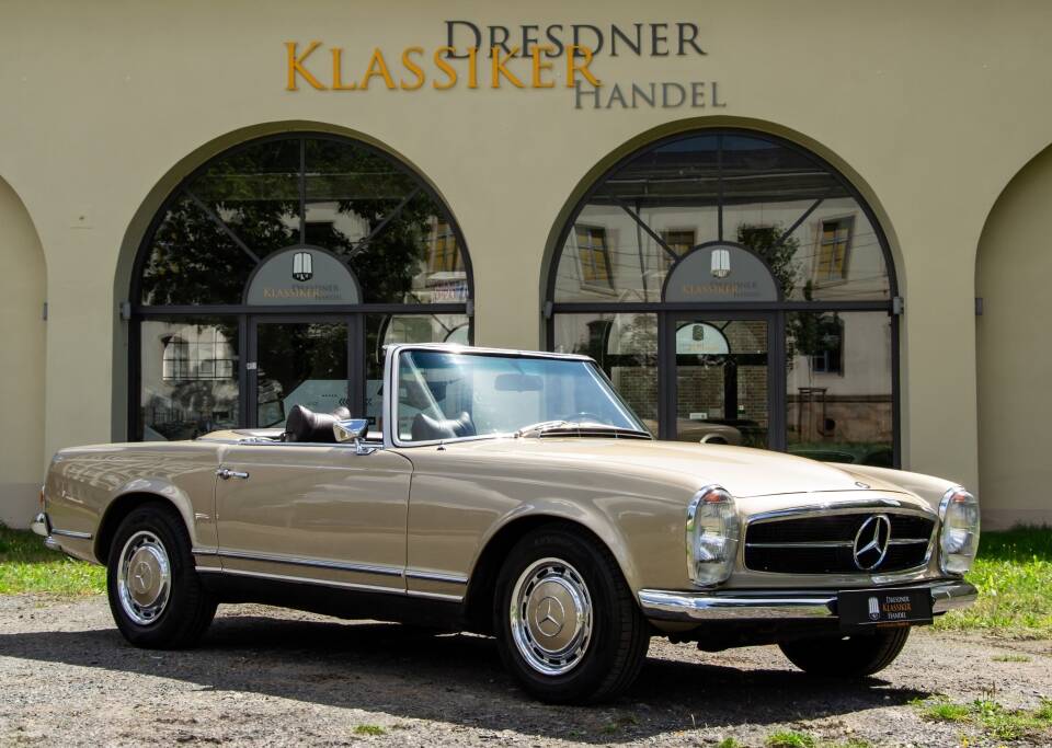 Image 11/56 de Mercedes-Benz 280 SL (1970)