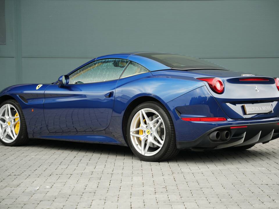Image 24/50 of Ferrari California T (2015)