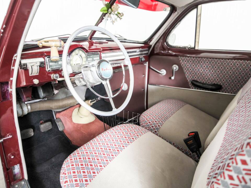 Image 11/50 of Volvo PV 444 (1953)