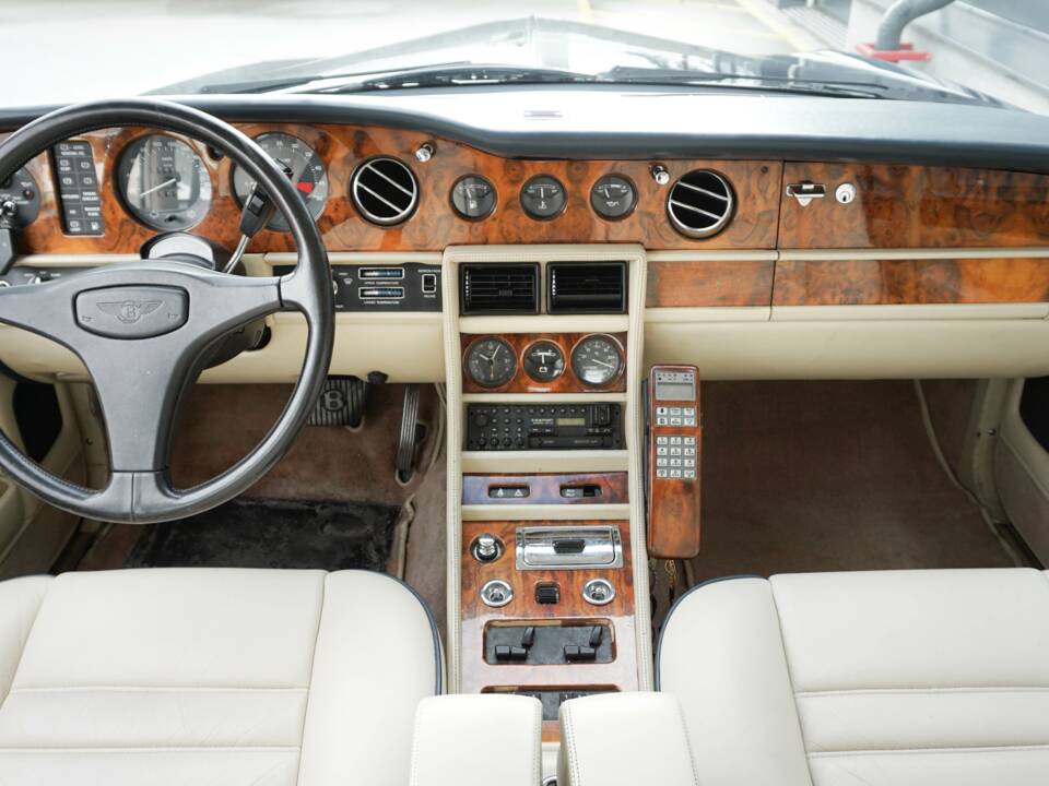 Image 26/45 of Bentley Turbo R (1988)