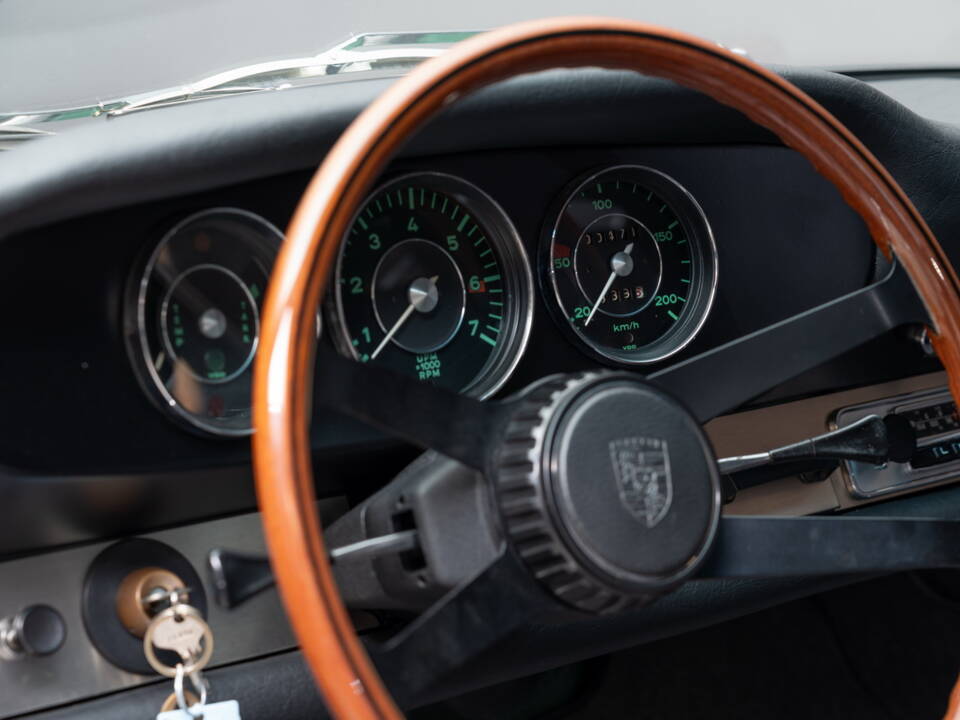 Image 19/23 de Porsche 912 (1966)