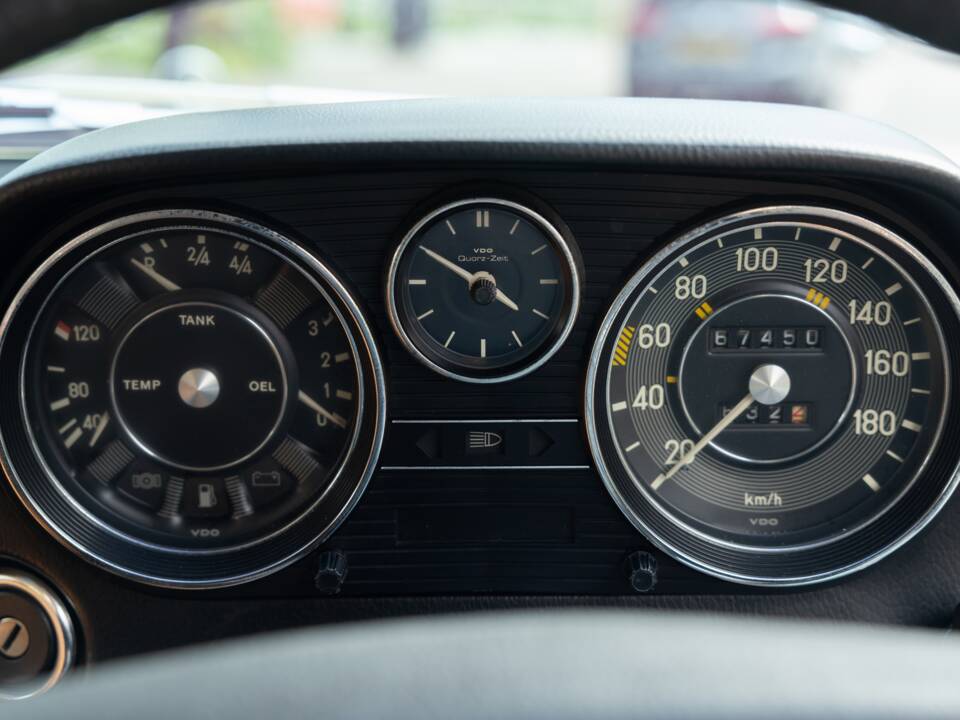 Bild 10/40 von Mercedes-Benz 230/4 (1976)