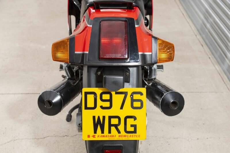 Bild 38/49 von Kawasaki GPz 1000RX (1987)