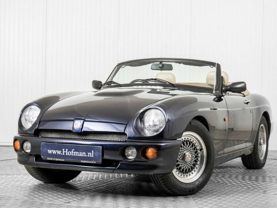 Bild 3/50 von MG RV8 (1993)