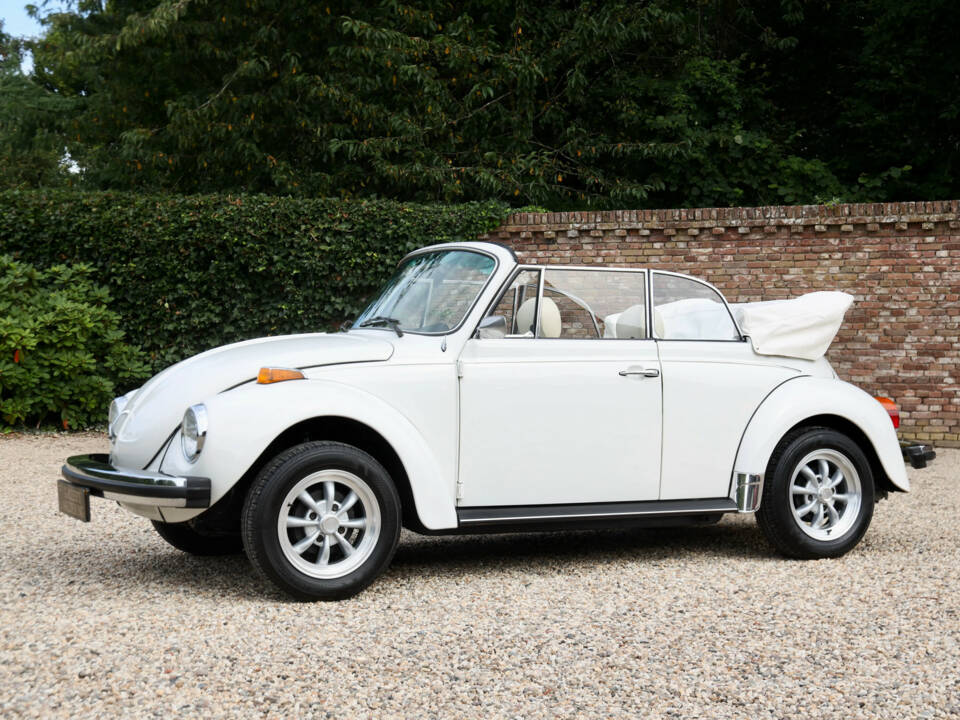 Image 27/50 of Volkswagen Käfer 1303 &quot;Champagne Edition&quot; (1977)
