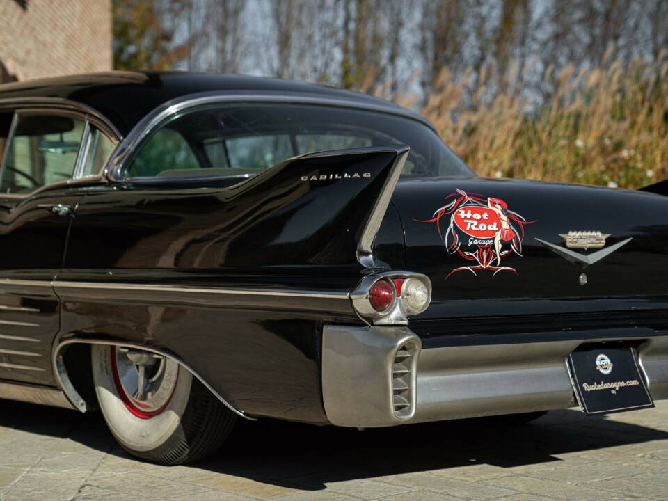 Imagen 34/50 de Cadillac 62 Sedan DeVille (1958)