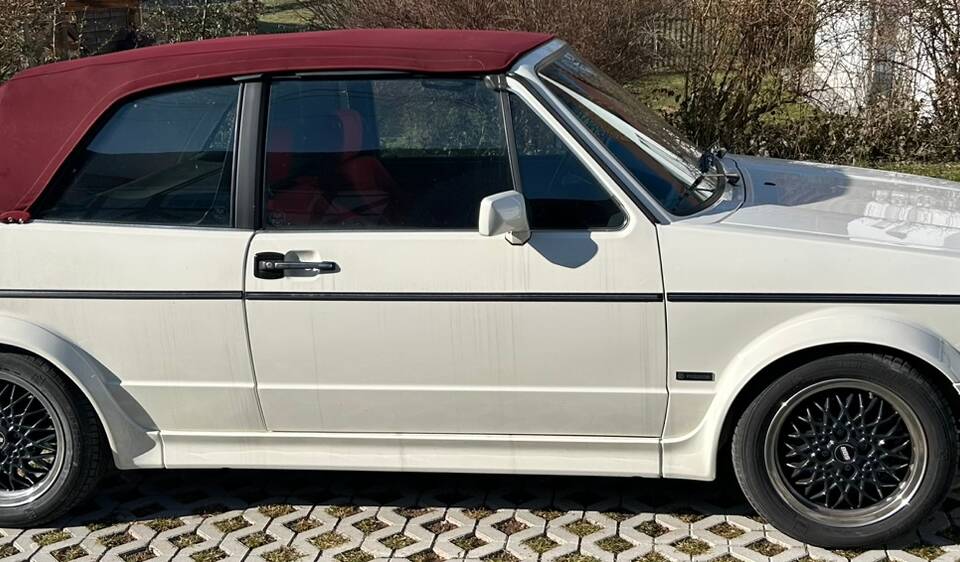 Image 4/15 de Volkswagen Golf Mk I Convertible 1.6 (1988)